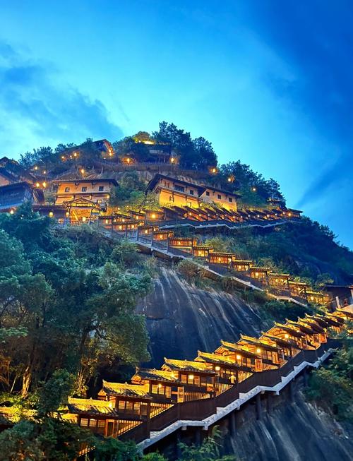 江西碳酸钙客户牵手银星机械 选用圆形摇摆筛